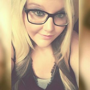 Meet your Posher, Kayla